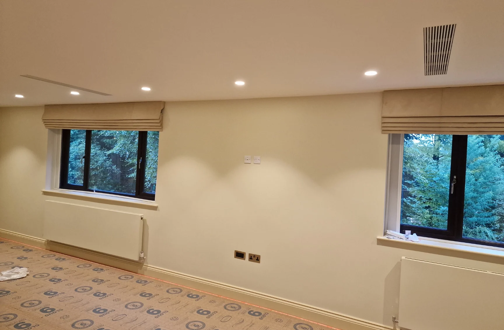 Domestic air conditioning installation